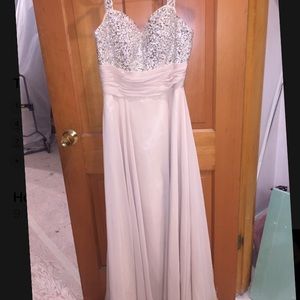 ONLY WORN ONCE PROM DRESS!!